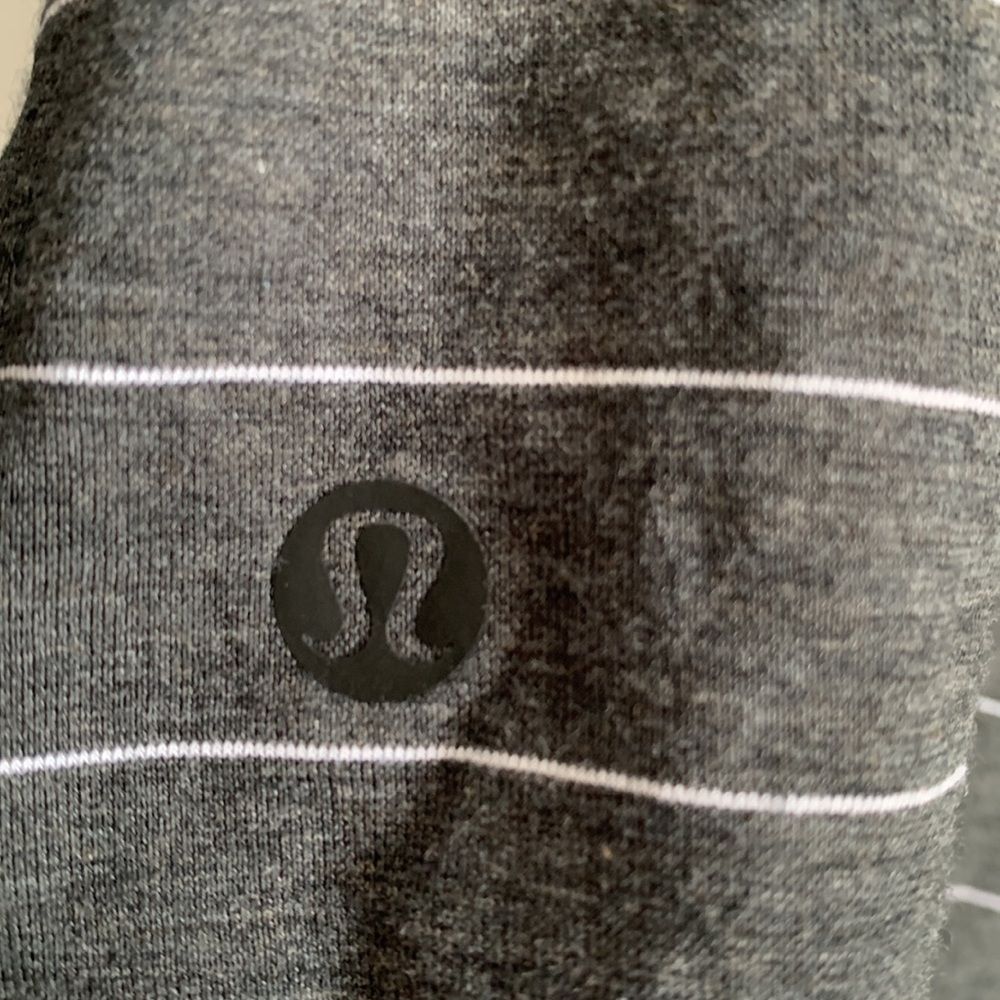 LULULEMON Gray Striped Time To Restore Top size 2 - Picture 5 of 5